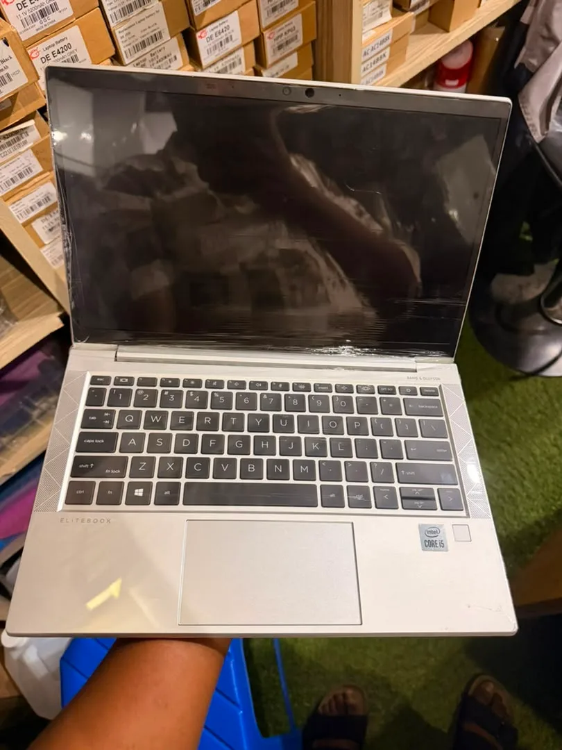 Hp Elitebook 830g7 i5, 512 gb ssd 8gb ram